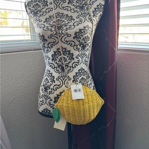 Kate spade viva riva lemon